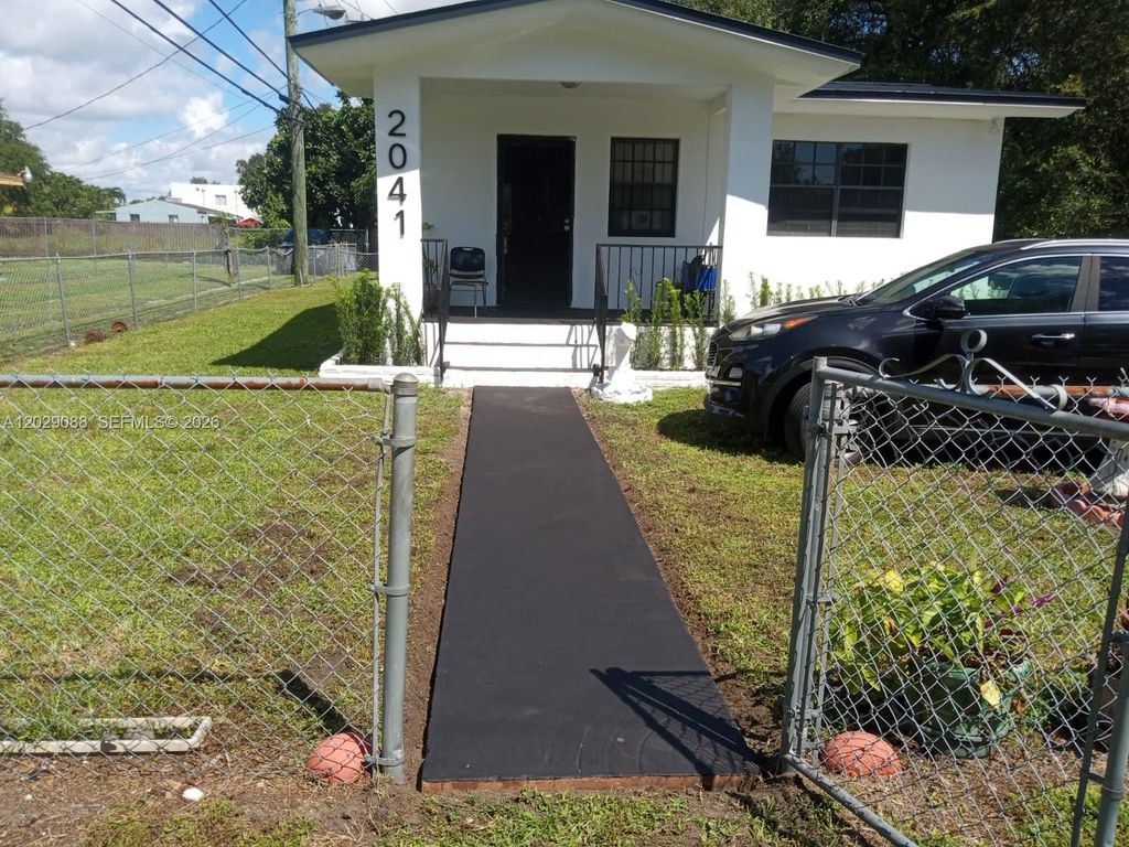 2041 NW 100th Street, Miami, FL 33147