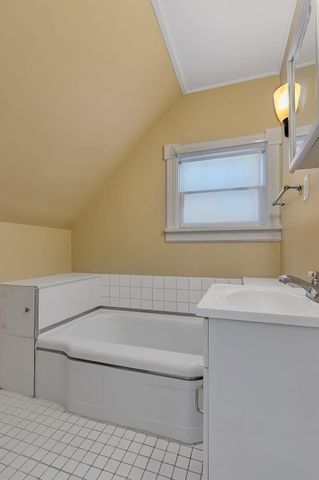 204 Wilson Avenue NE, Saint Cloud, MN 56304