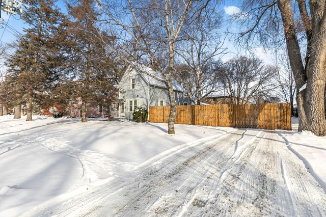 204 Wilson Avenue NE, Saint Cloud, MN 56304