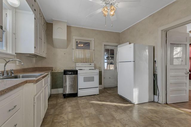 204 Wilson Avenue NE, Saint Cloud, MN 56304