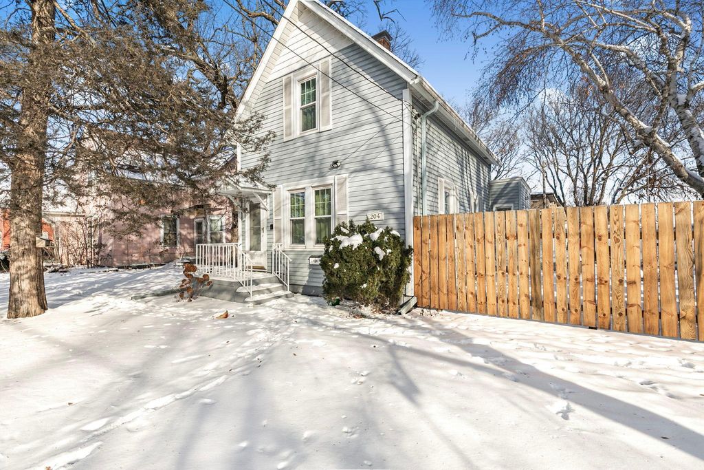 204 Wilson Avenue NE, Saint Cloud, MN 56304