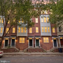 2500 SAYLES PL SE #8, Washington, DC 20020