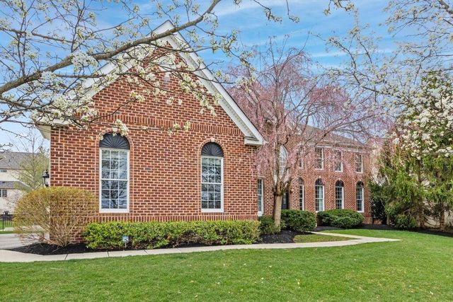 4688 Vista Ridge Drive, Dublin, OH 43017