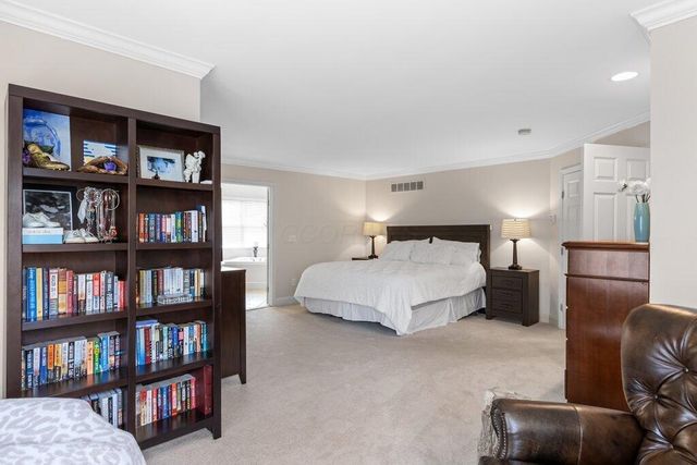 4688 Vista Ridge Drive, Dublin, OH 43017