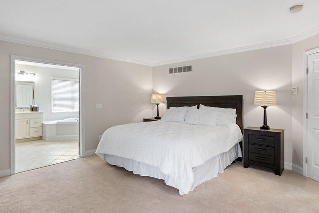 4688 Vista Ridge Drive, Dublin, OH 43017