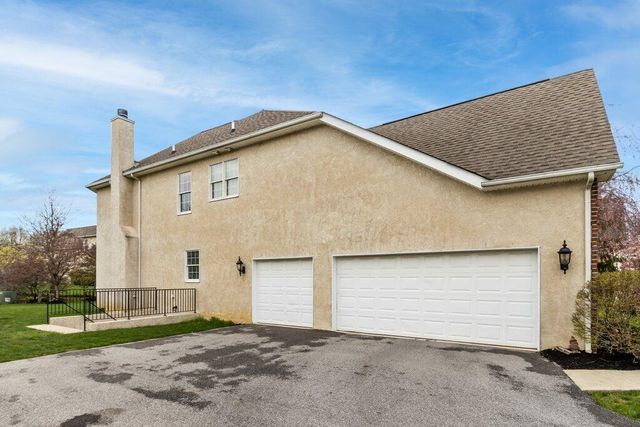 4688 Vista Ridge Drive, Dublin, OH 43017