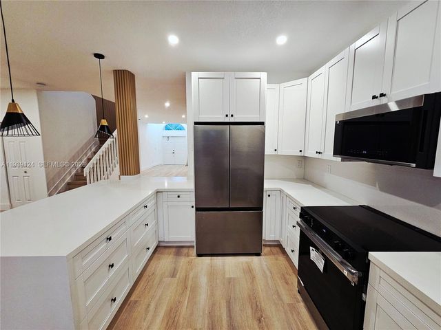 15843 SW 14th Ct, Pembroke Pines, FL 33027