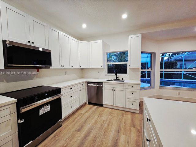 15843 SW 14th Ct, Pembroke Pines, FL 33027