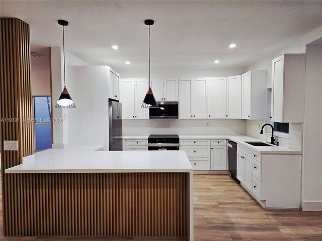 15843 SW 14th Ct, Pembroke Pines, FL 33027