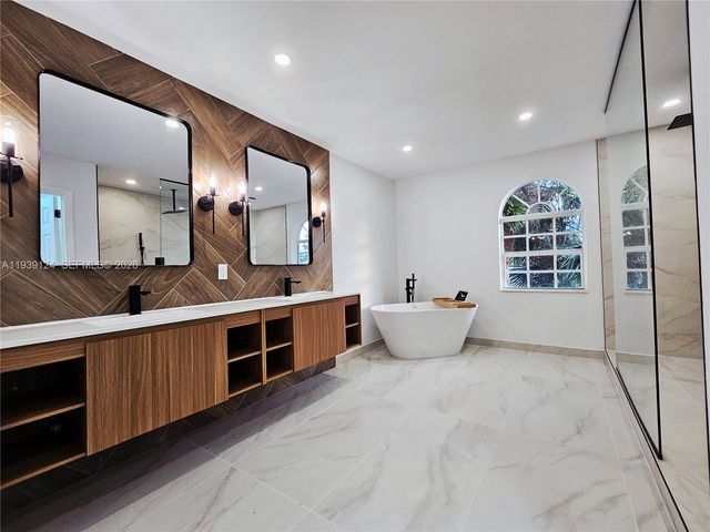 15843 SW 14th Ct, Pembroke Pines, FL 33027