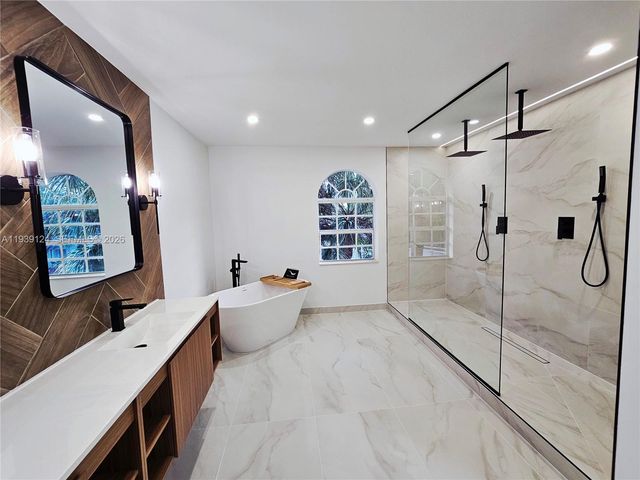 15843 SW 14th Ct, Pembroke Pines, FL 33027