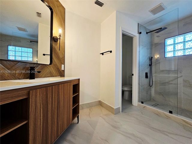 15843 SW 14th Ct, Pembroke Pines, FL 33027