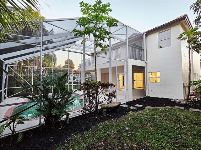 15843 SW 14th Ct, Pembroke Pines, FL 33027