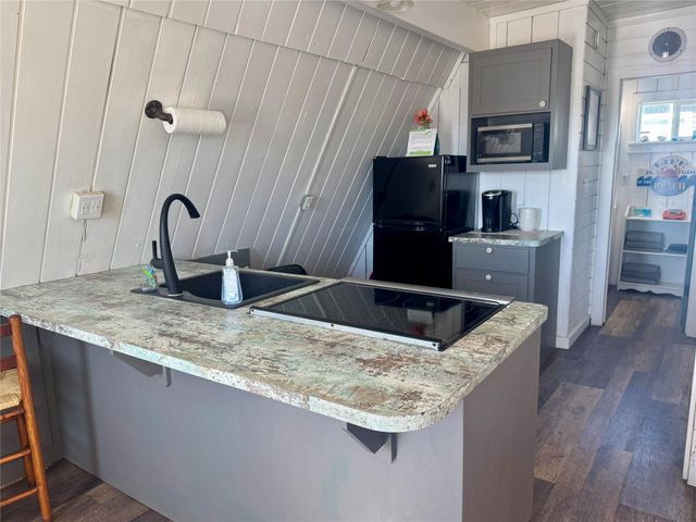 310 Angel Wing Street, Surfside Beach, TX 77541