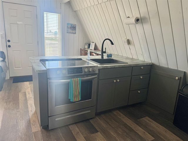 310 Angel Wing Street, Surfside Beach, TX 77541