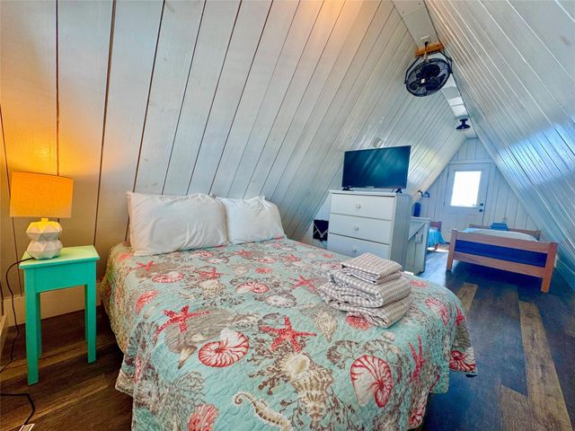 310 Angel Wing Street, Surfside Beach, TX 77541