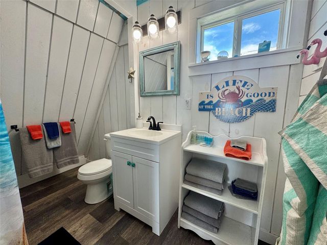 310 Angel Wing Street, Surfside Beach, TX 77541