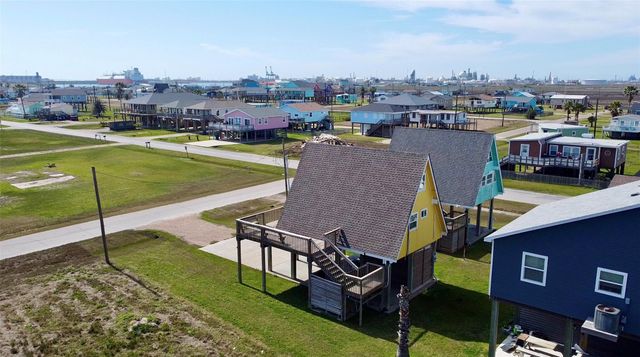 310 Angel Wing Street, Surfside Beach, TX 77541