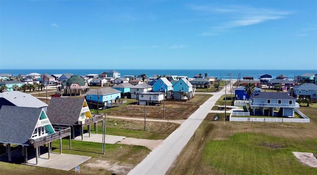 310 Angel Wing Street, Surfside Beach, TX 77541