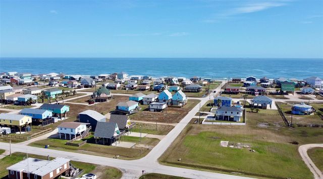 310 Angel Wing Street, Surfside Beach, TX 77541