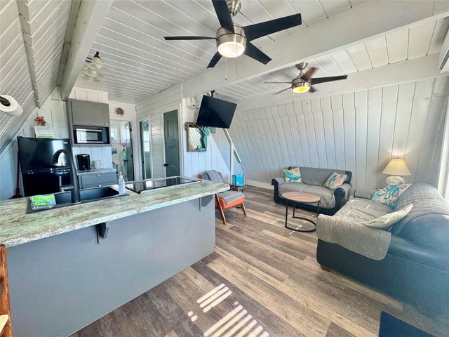 310 Angel Wing Street, Surfside Beach, TX 77541