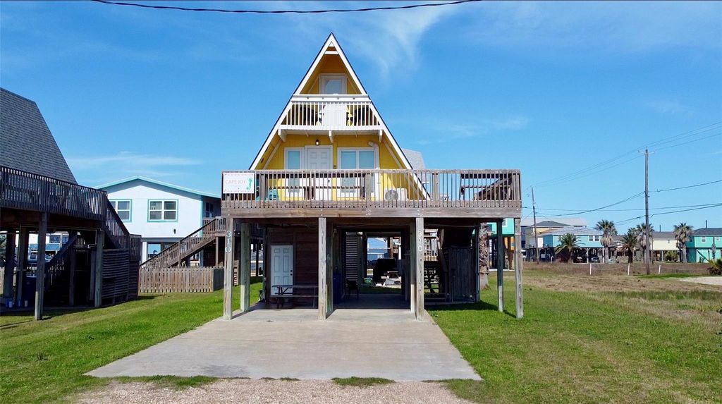310 Angel Wing Street, Surfside Beach, TX 77541