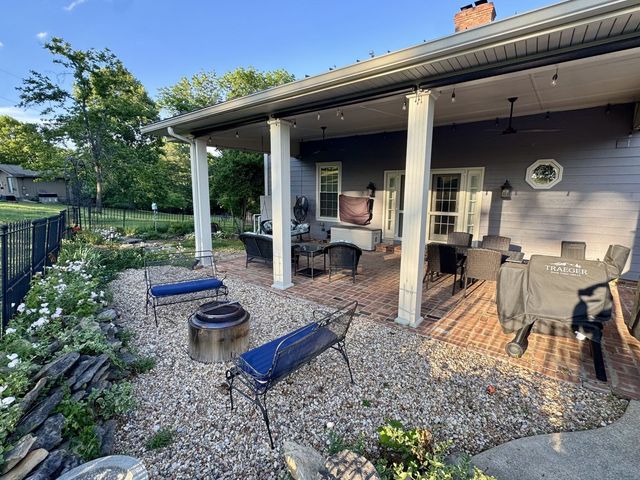 185 Clifftop Dr, Hendersonville, TN 37075