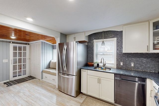 22 Harrington Rd, Chicopee, MA 01020