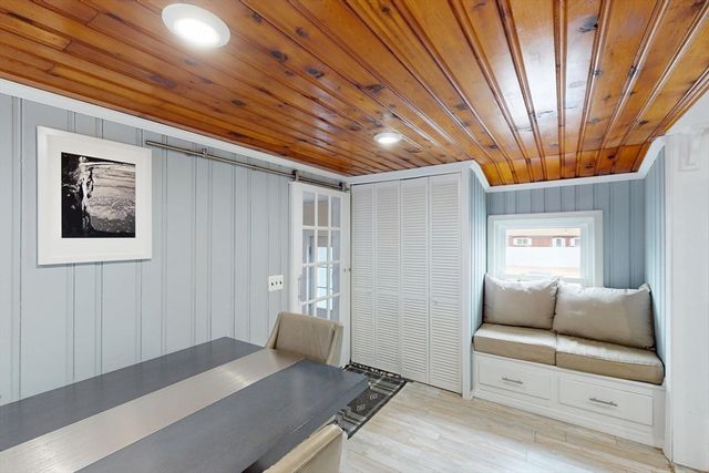 22 Harrington Rd, Chicopee, MA 01020