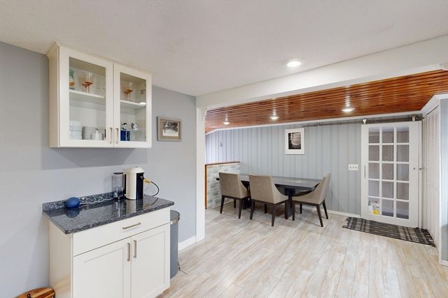22 Harrington Rd, Chicopee, MA 01020