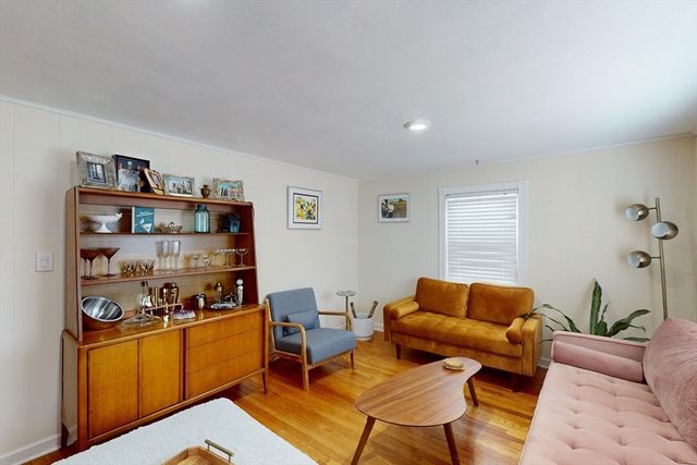 22 Harrington Rd, Chicopee, MA 01020