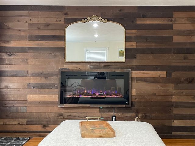 22 Harrington Rd, Chicopee, MA 01020