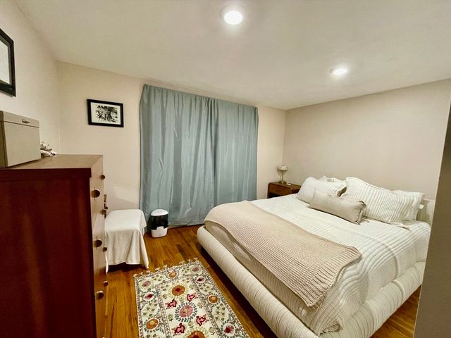 22 Harrington Rd, Chicopee, MA 01020