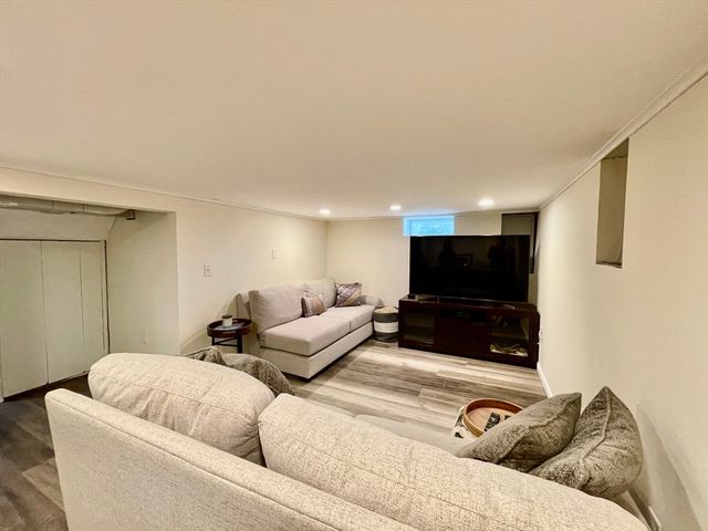 22 Harrington Rd, Chicopee, MA 01020