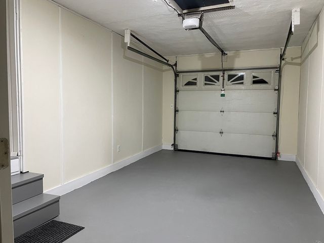 22 Harrington Rd, Chicopee, MA 01020