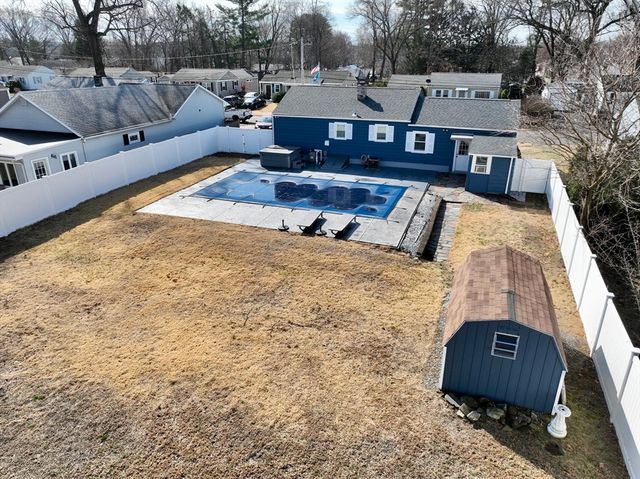 22 Harrington Rd, Chicopee, MA 01020