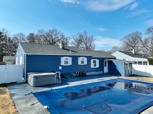 22 Harrington Rd, Chicopee, MA 01020