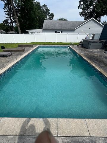 22 Harrington Rd, Chicopee, MA 01020