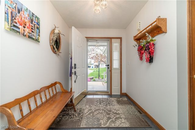 11 Spring Creek Drive, Cortland, OH 44410