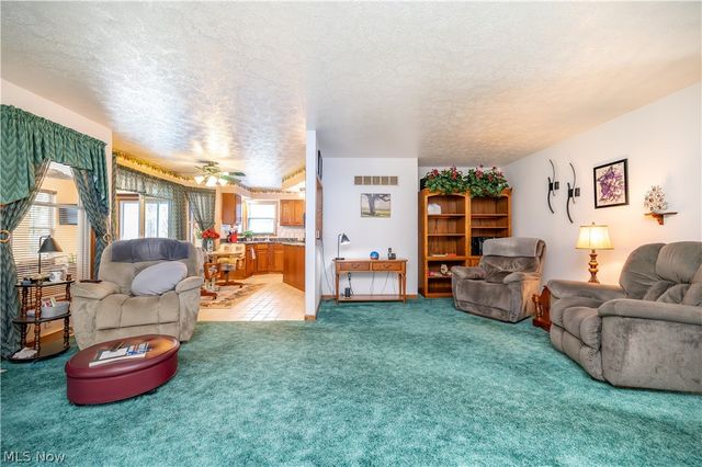 11 Spring Creek Drive, Cortland, OH 44410