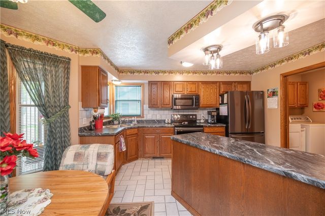 11 Spring Creek Drive, Cortland, OH 44410