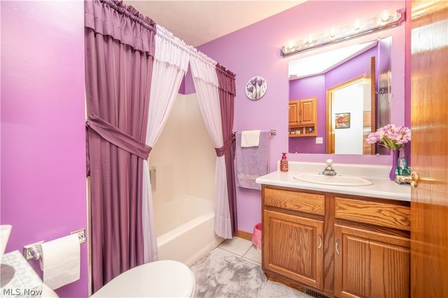 11 Spring Creek Drive, Cortland, OH 44410