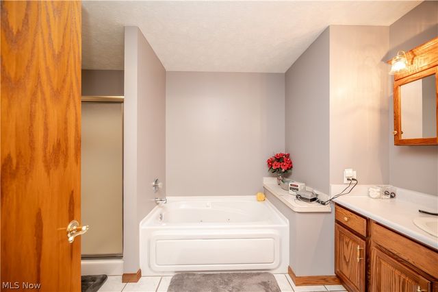 11 Spring Creek Drive, Cortland, OH 44410