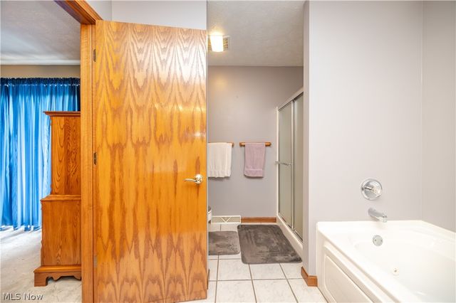 11 Spring Creek Drive, Cortland, OH 44410