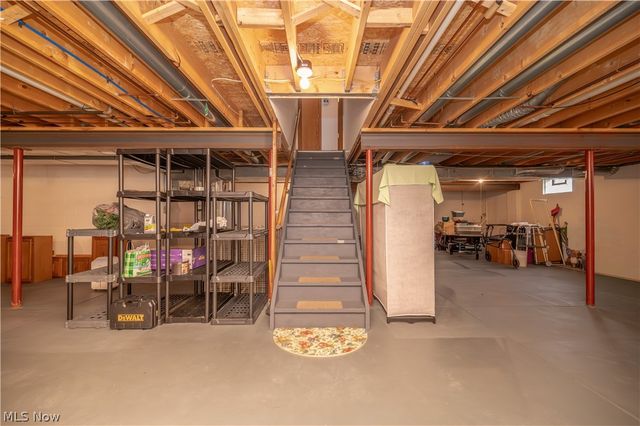 11 Spring Creek Drive, Cortland, OH 44410