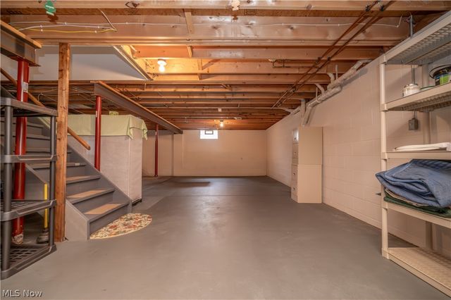 11 Spring Creek Drive, Cortland, OH 44410