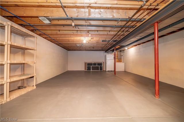 11 Spring Creek Drive, Cortland, OH 44410