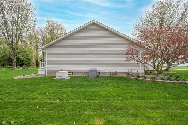 11 Spring Creek Drive, Cortland, OH 44410