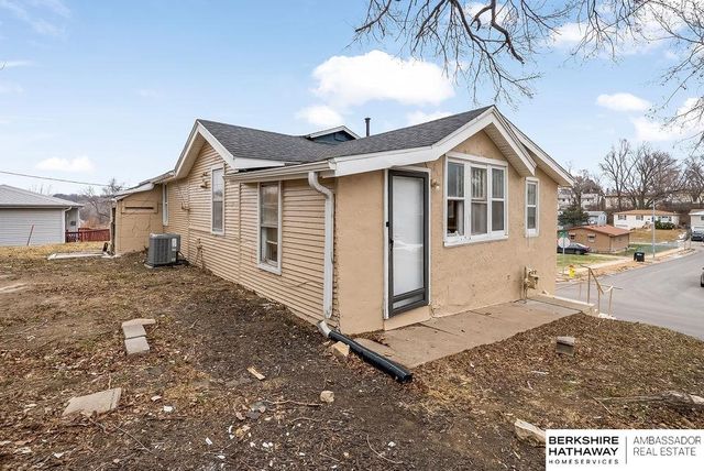 5324 N 46th Street, Omaha, NE 68104