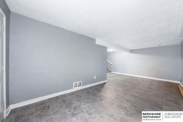 5324 N 46th Street, Omaha, NE 68104